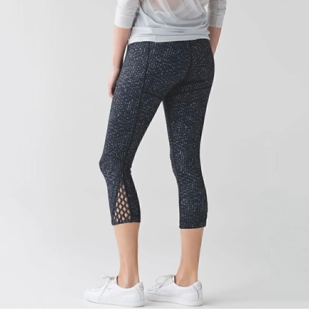 Lululemon True Self Crop II in Samba Snake Battleship Black